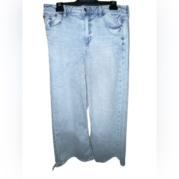 American Eagle Super High Rise Baggy Wide Leg Jeans Size 10 Short Light Wash - Picture 2 of 8